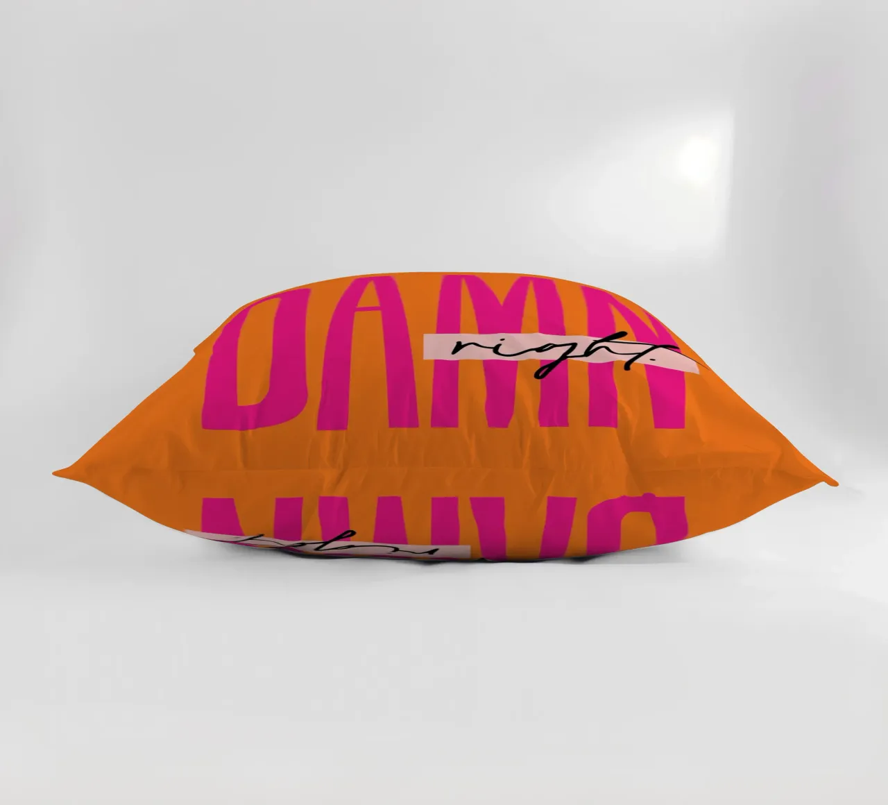Damn Right - Orange cuscino da Malou-Studio