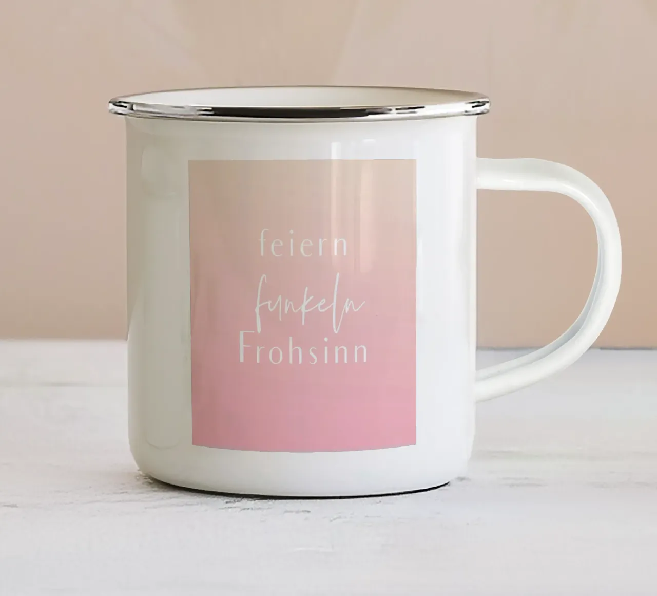 festeggiare l'allegria tazza in smalto da Sabrina Ziegenhorn