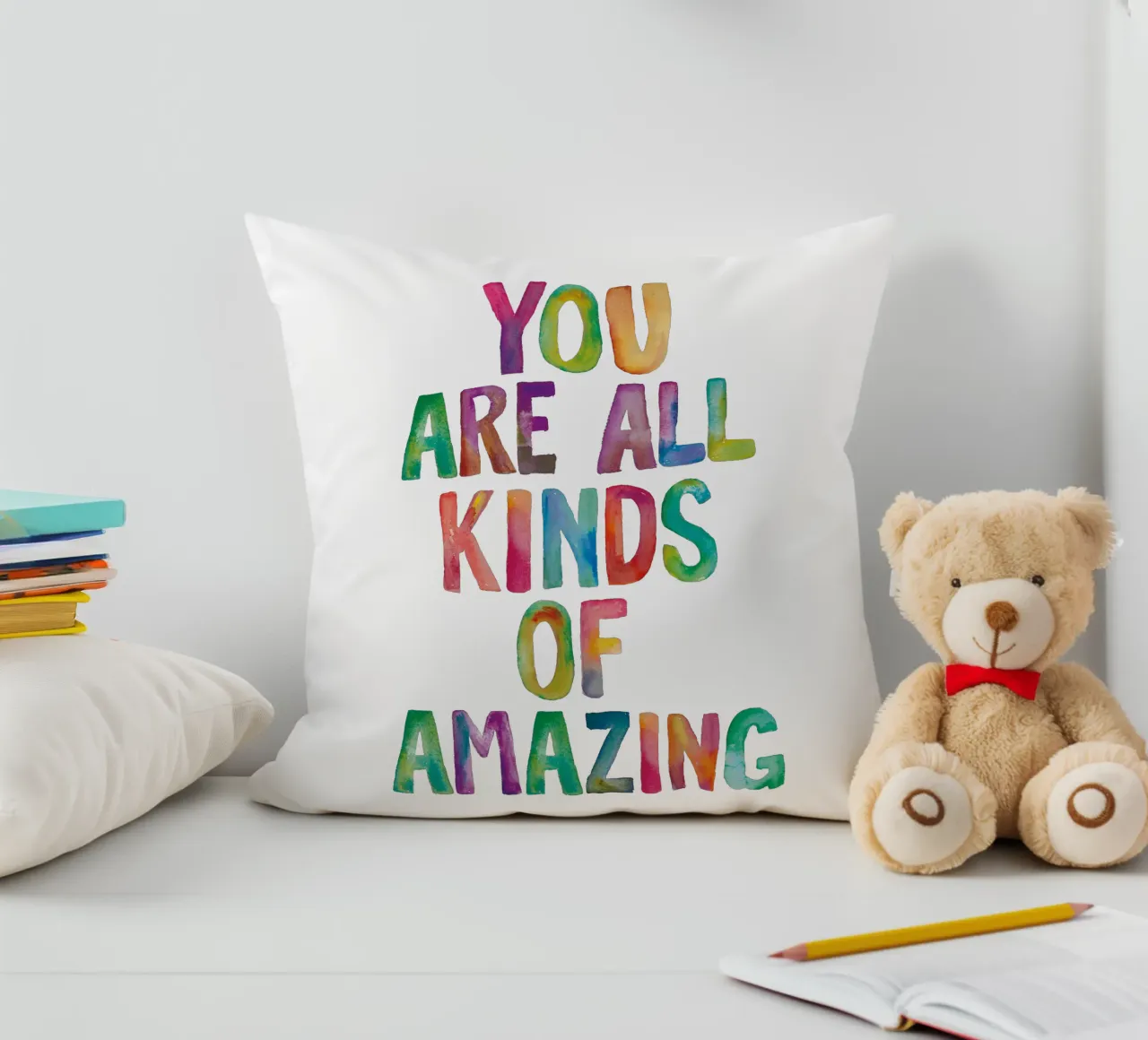 Sei tutti i tipi di incredibile design tipografico arcobaleno cuscino da THE MOTIVATED TYPE