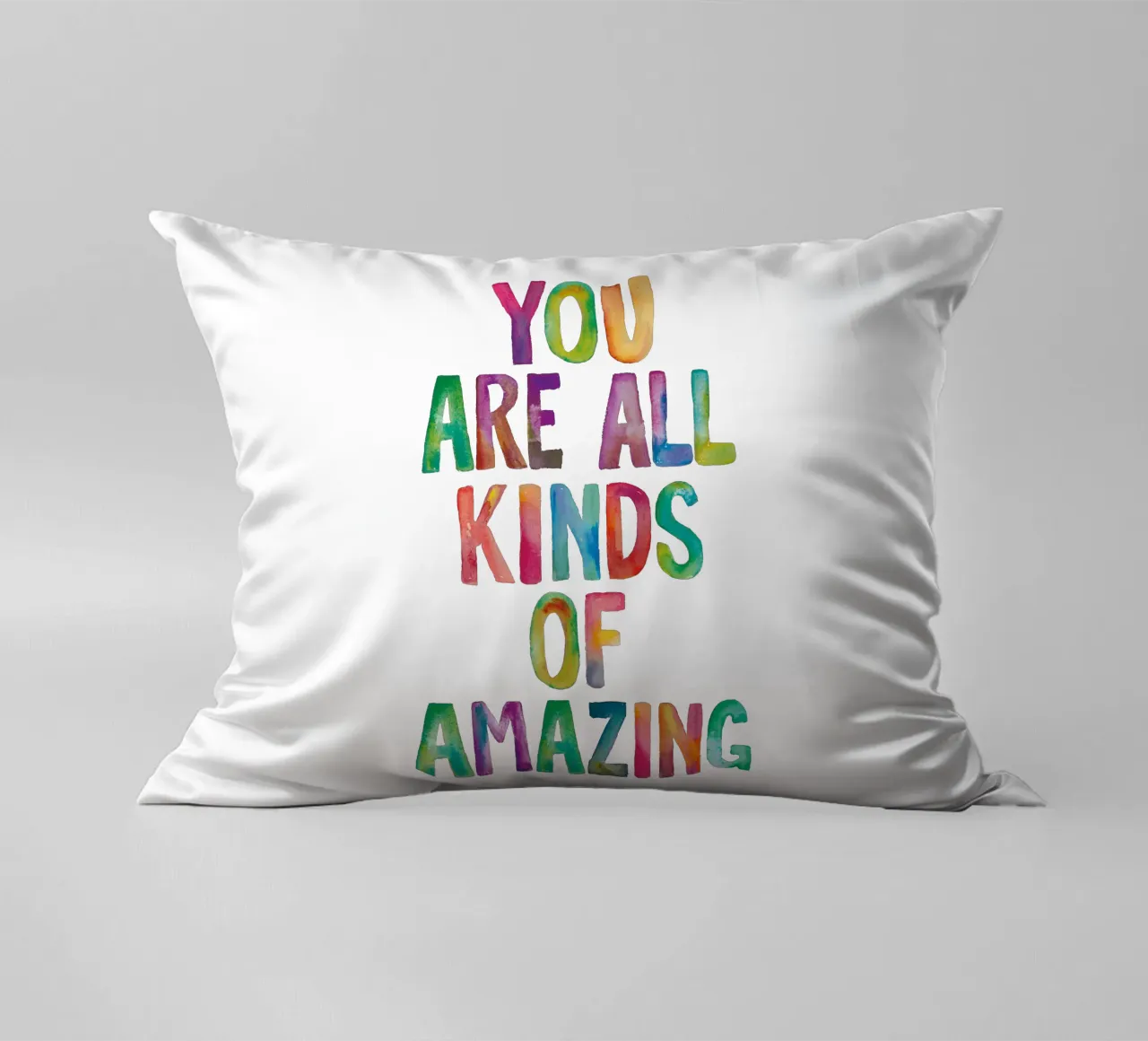 Sei tutti i tipi di incredibile design tipografico arcobaleno cuscino da THE MOTIVATED TYPE
