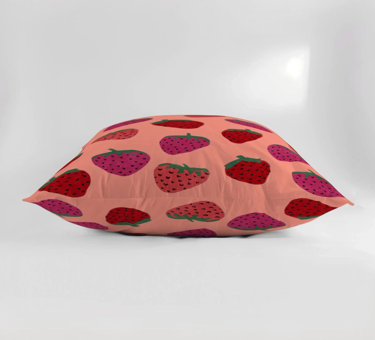 Strawberry Pattern cuscino da Illustration Raissa Oltmanns