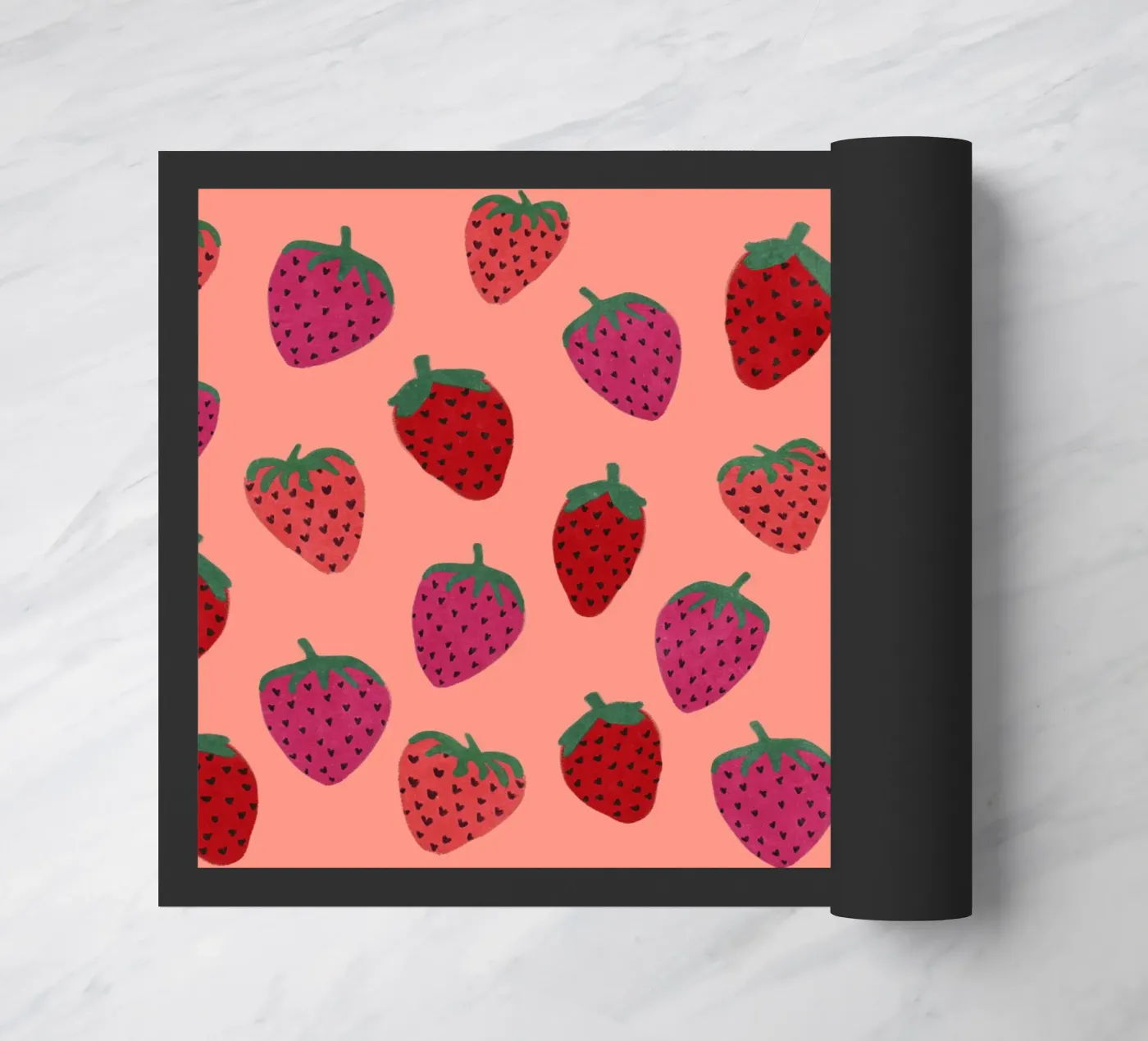 Strawberry Pattern Fußmatte von Illustration Raissa Oltmanns