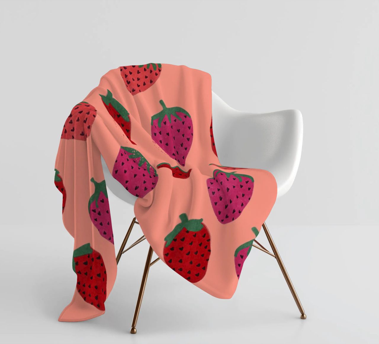Strawberry Pattern fleece blanket by Illustration Raissa Oltmanns