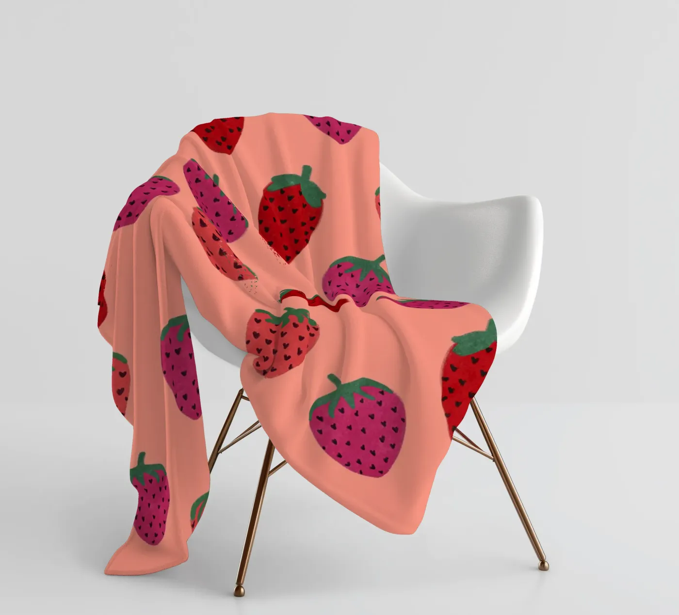 Strawberry Pattern Fleecedecke von Illustration Raissa Oltmanns