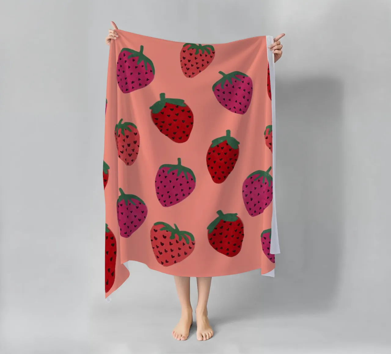 Strawberry Pattern strandhanddoek van Illustration Raissa Oltmanns