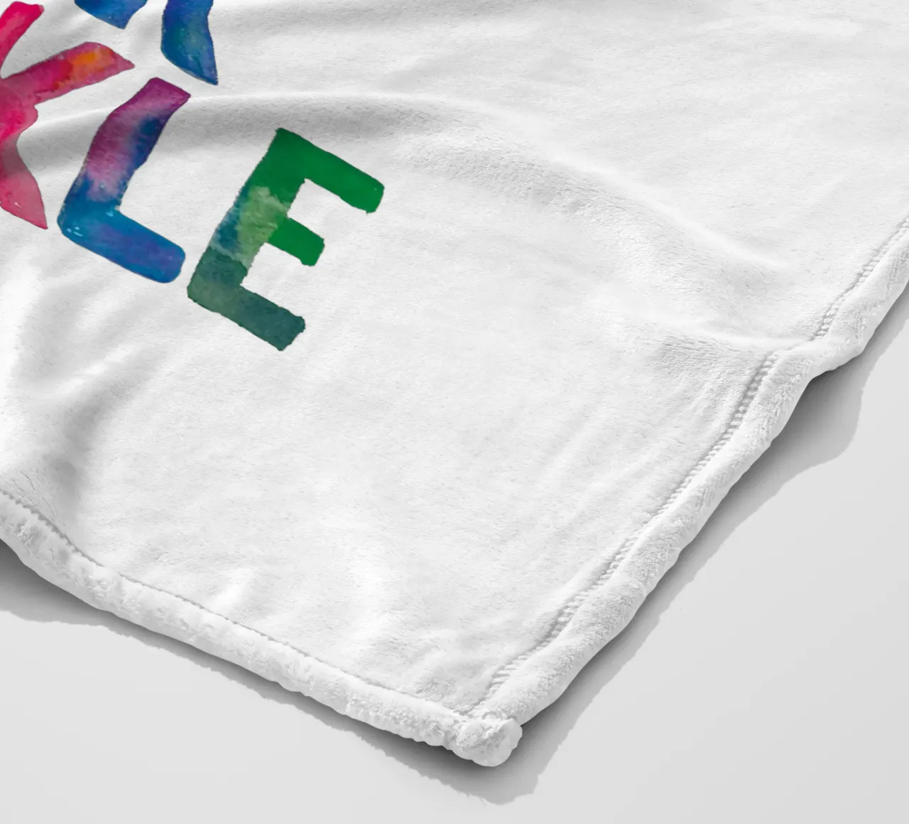 Never Let Anyone Dull Your Sparkle Regenbogen Typografie Des Fleecedecke von THE MOTIVATED TYPE