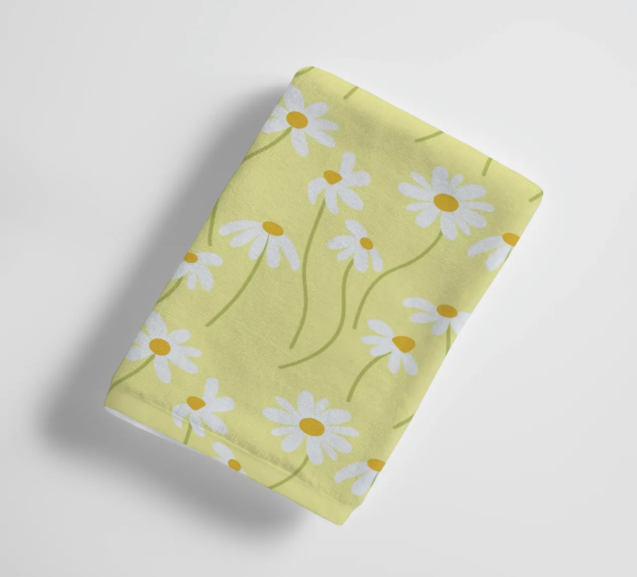 Daisy pattern towel by Illustration Raissa Oltmanns