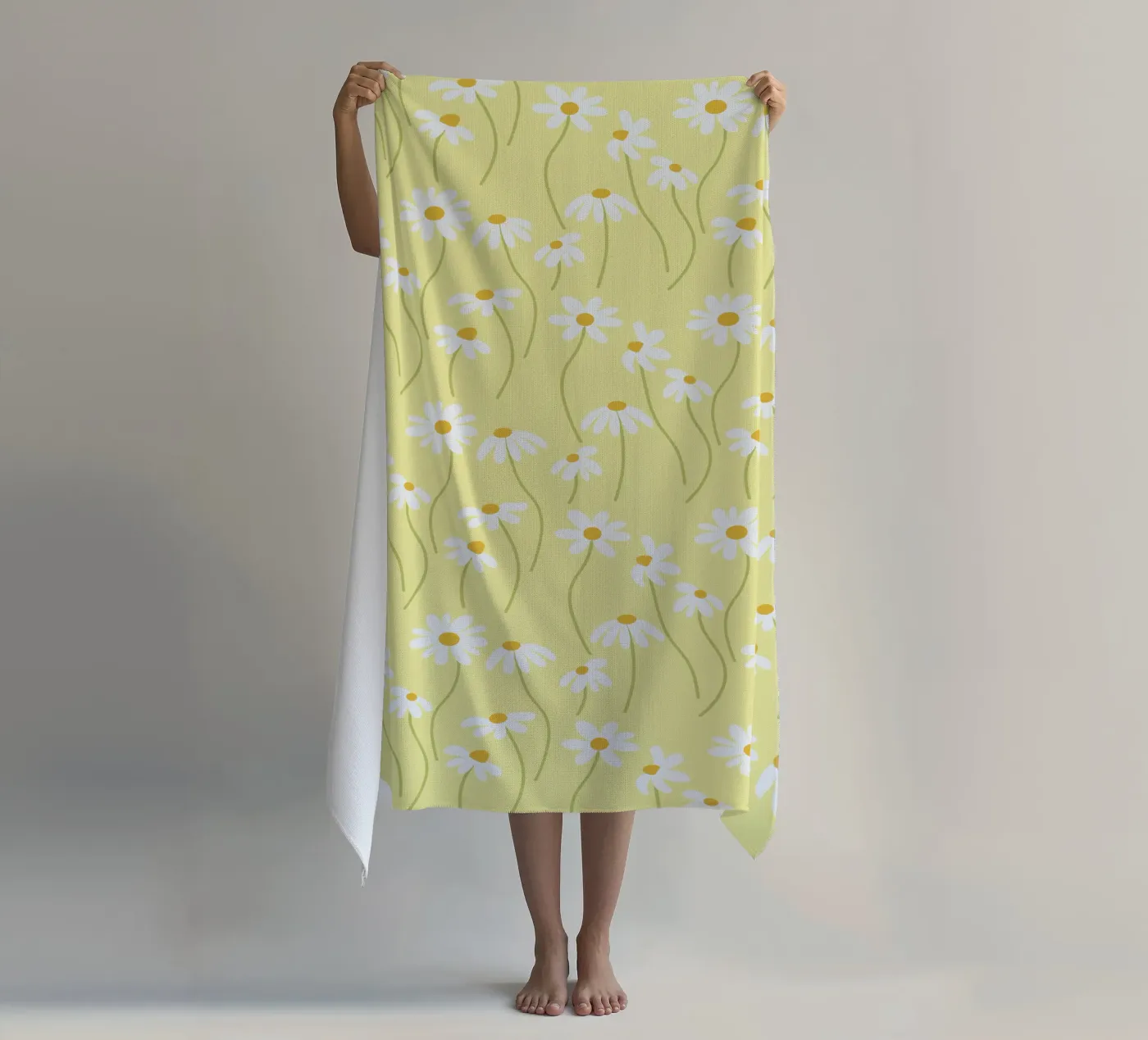 Daisy pattern Strandtuch von Illustration Raissa Oltmanns