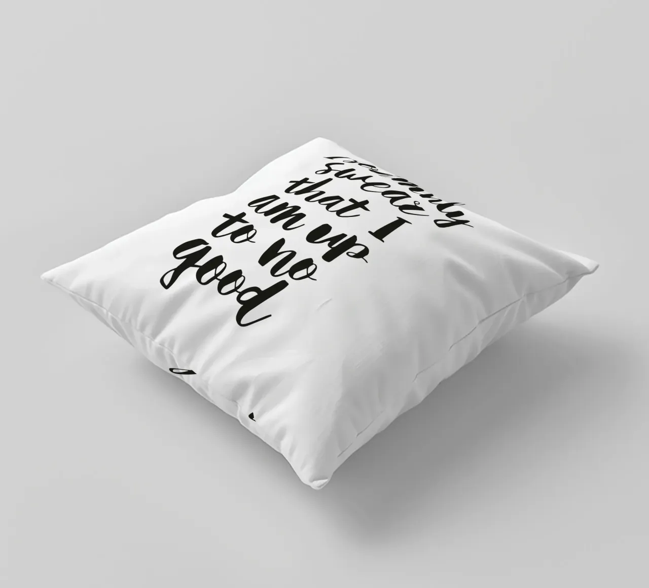 Giuro solennemente che non sto combinando nulla di buono cuscino da THE MOTIVATED TYPE