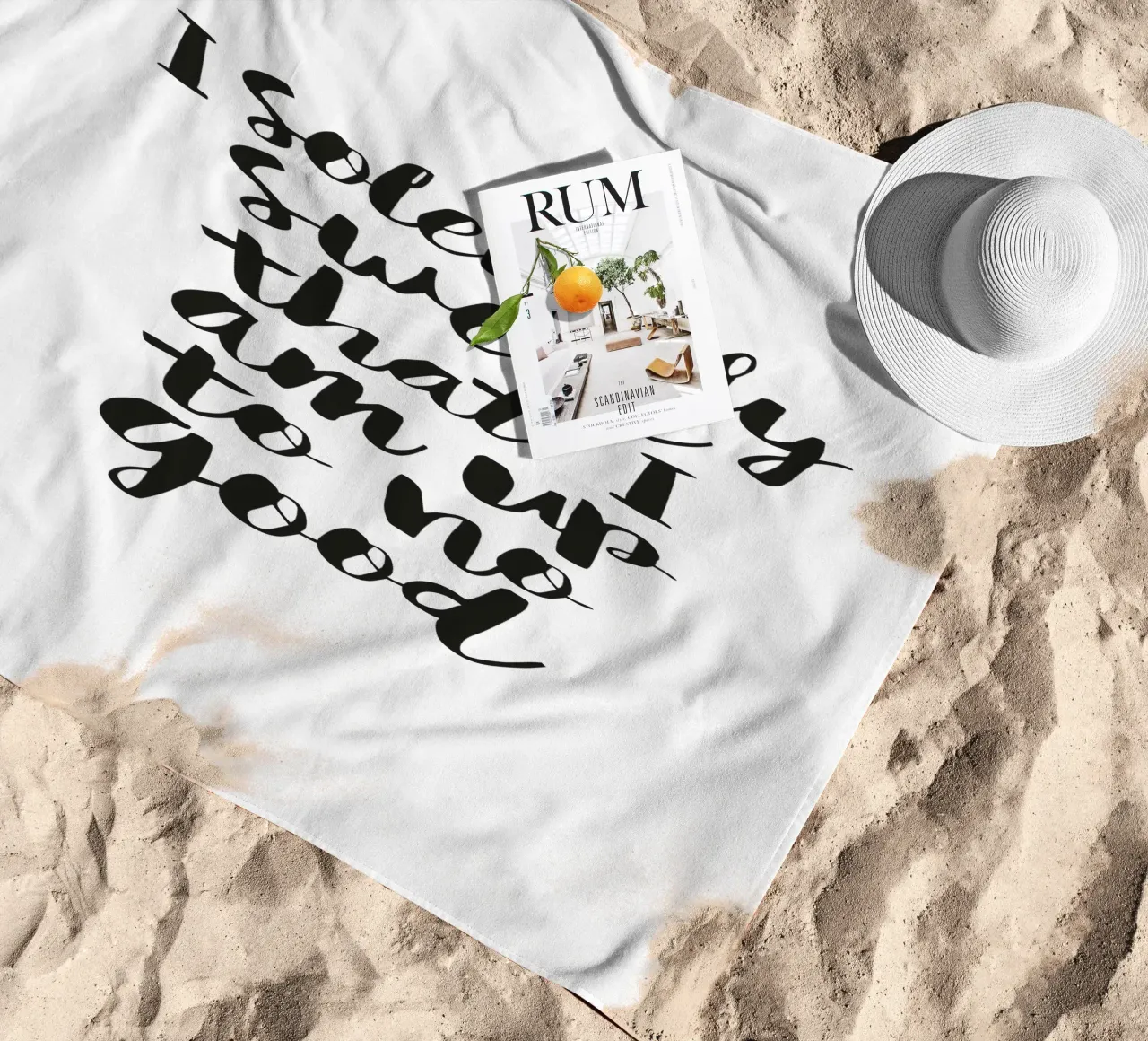 Giuro solennemente che non sto combinando nulla di buono telo mare da THE MOTIVATED TYPE