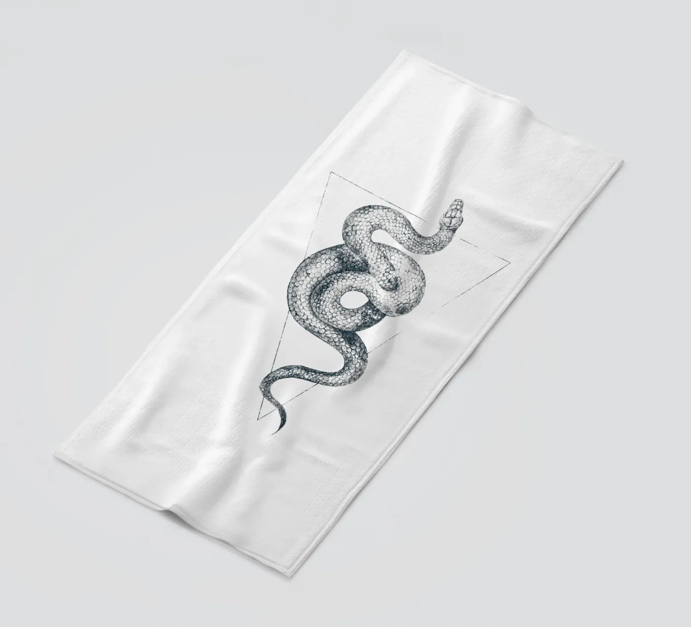 Slang Driehoek strandhanddoek van mikekoubou