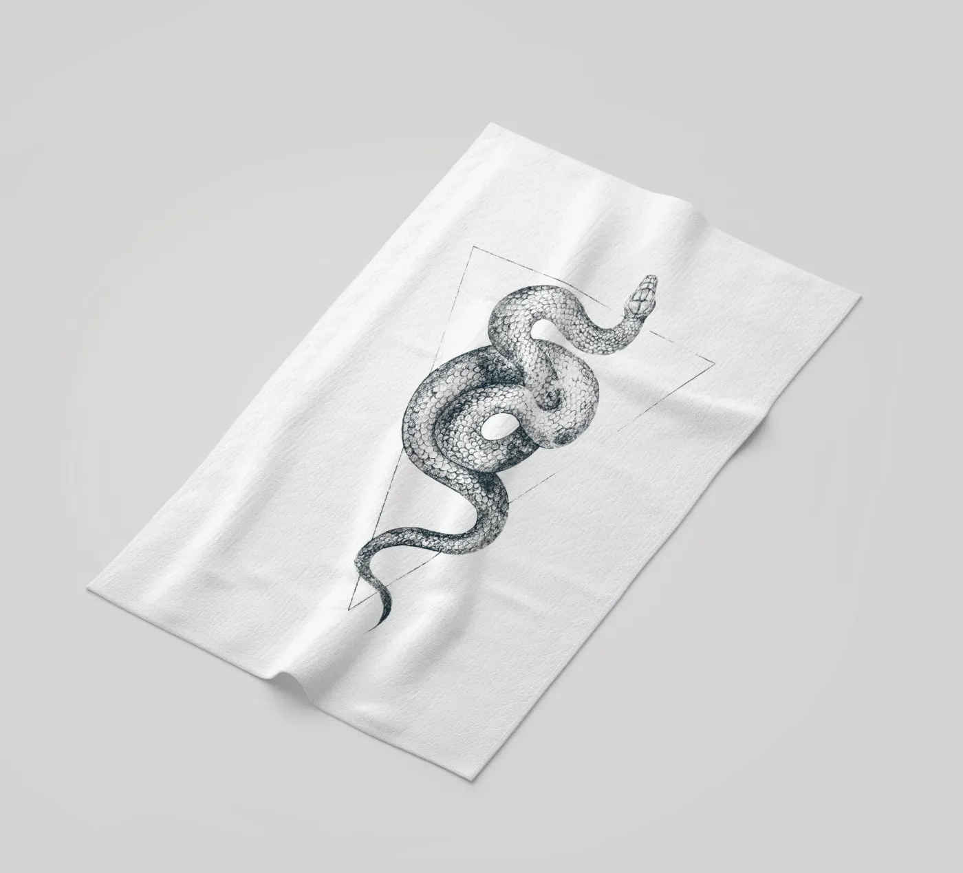 Slang Driehoek strandhanddoek van mikekoubou