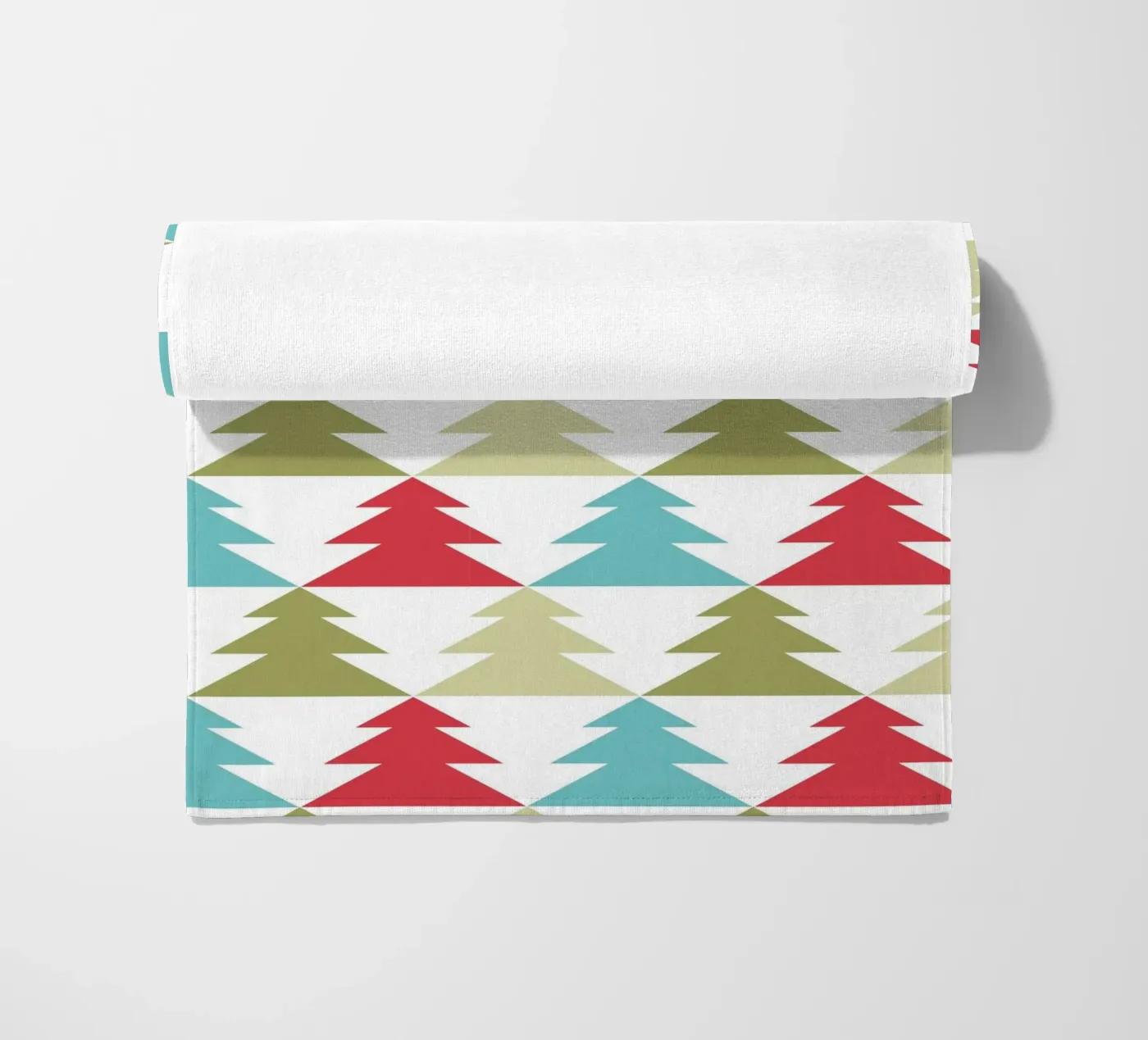 Geometric Tree Pattern Strandtuch von Kim Hubball Studio