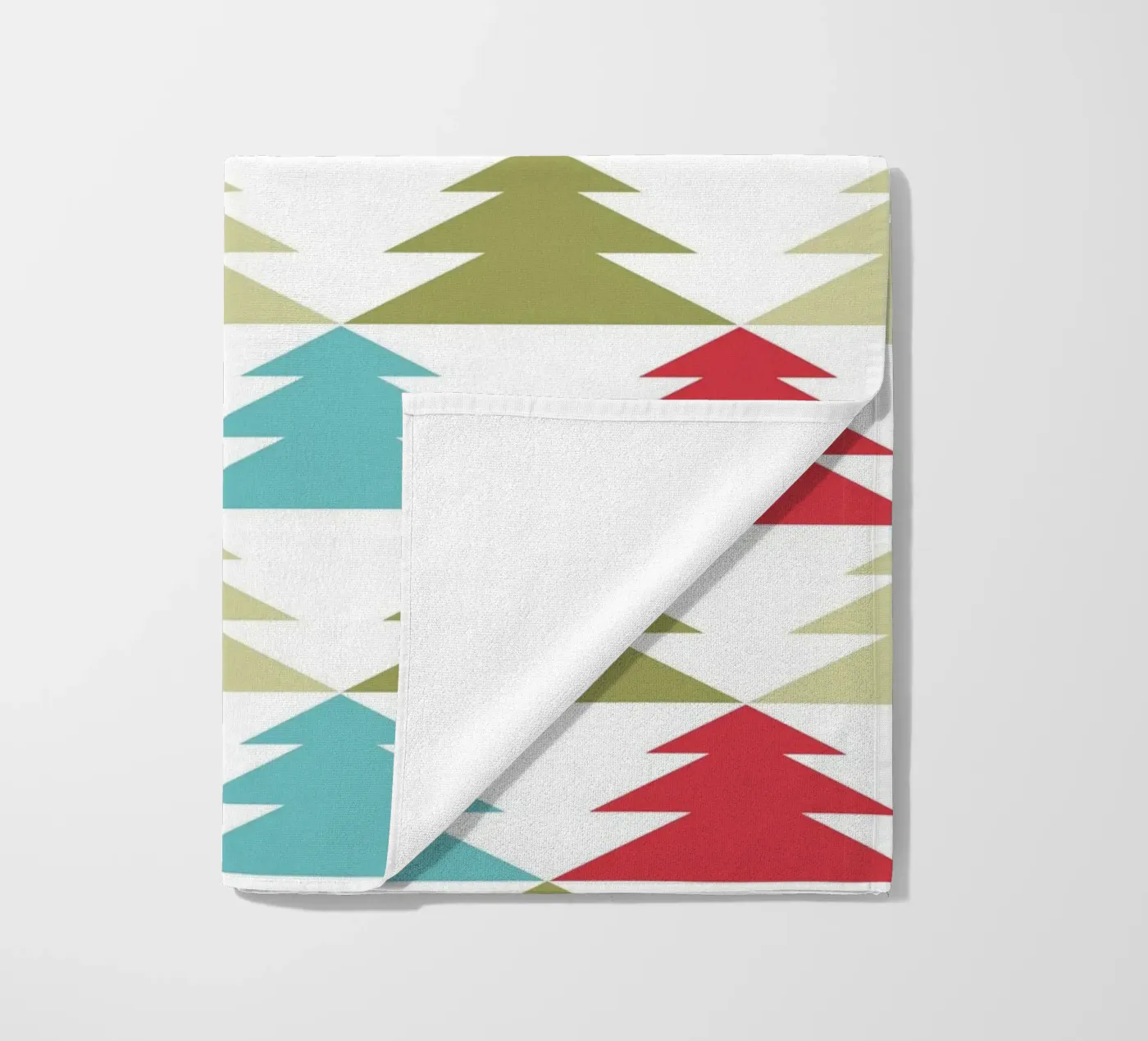 Geometric Tree Pattern Strandtuch von Kim Hubball Studio