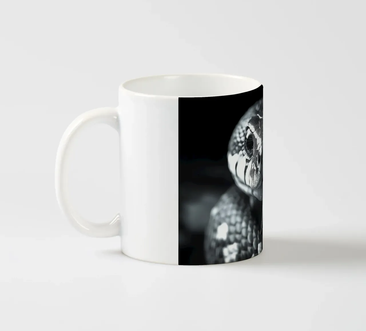 Serpente tazza in ceramica da Nikis Art Studio
