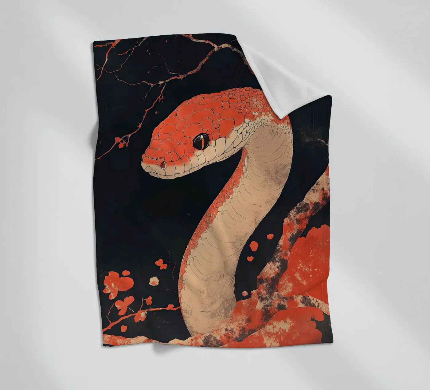 Serpente coperta in pile da Nikis Art Studio