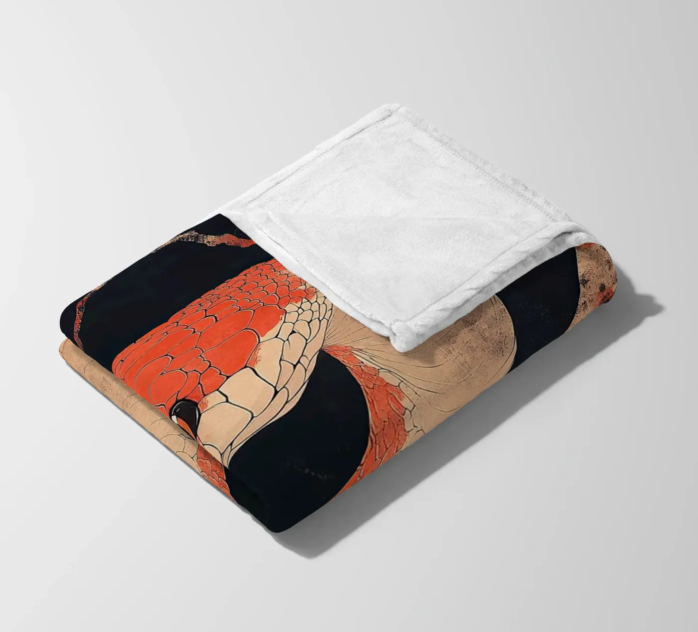 Serpente coperta in pile da Nikis Art Studio