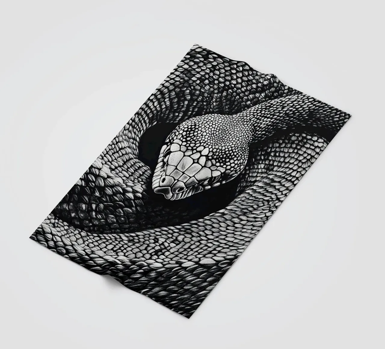 Serpente coperta in pile da Nikis Art Studio