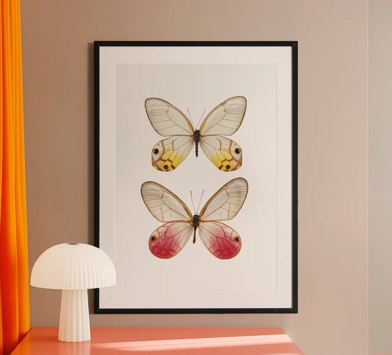 Élégance douce : Papillon jaune et rose hahnemühle de Curious Collections by Marielle Leenders