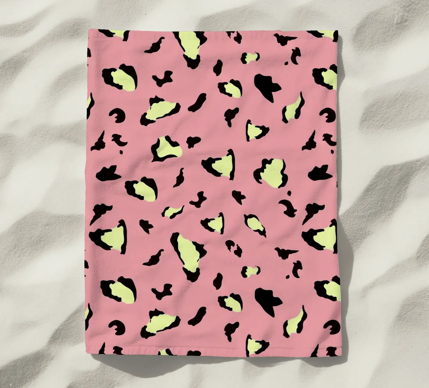 Pop Leopard Pattern strandhanddoek van Kiroiharu