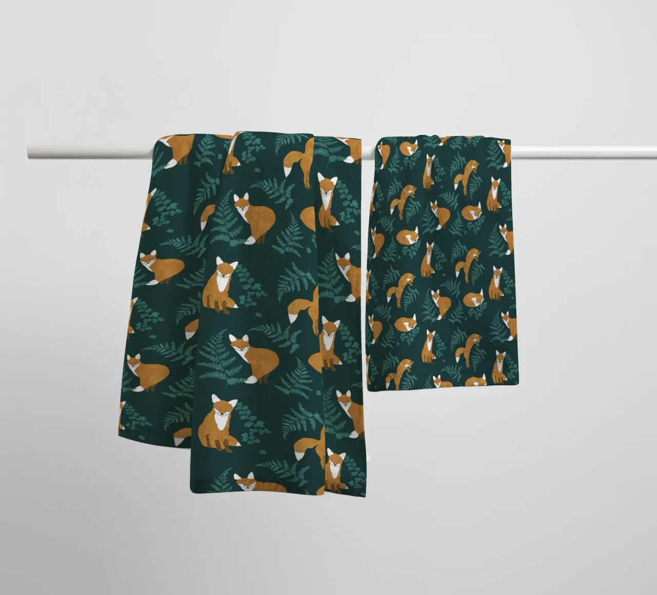 Neugieriger Fuchs Handtuch von Illustration Raissa Oltmanns