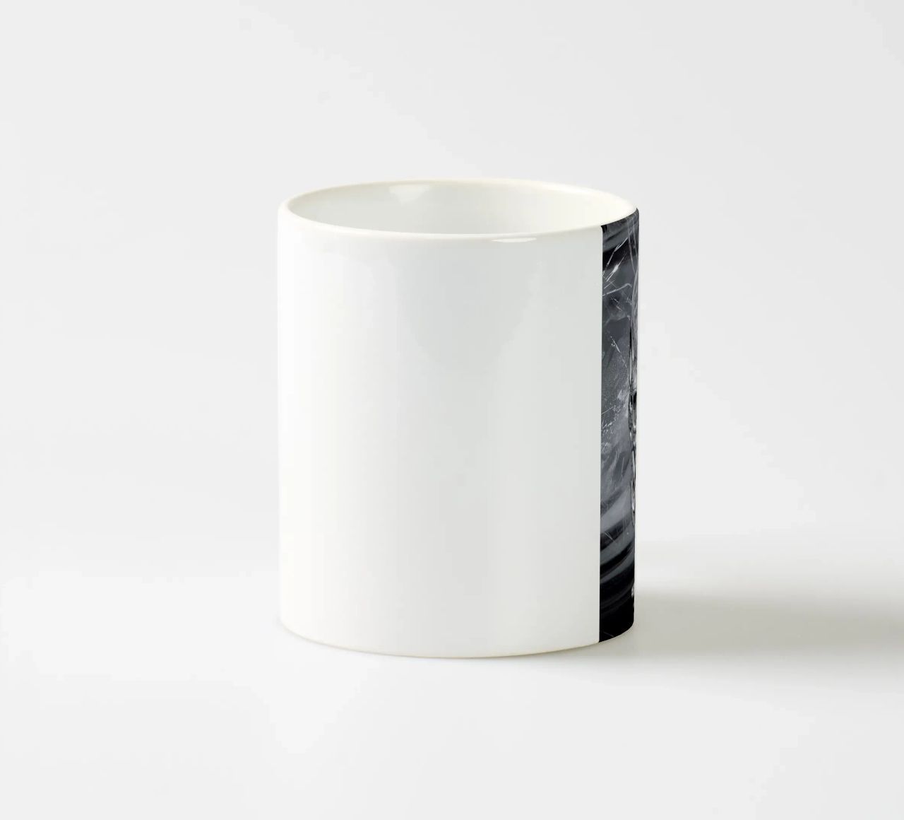 Terminator tazza in ceramica da Tomasz Zawistowski