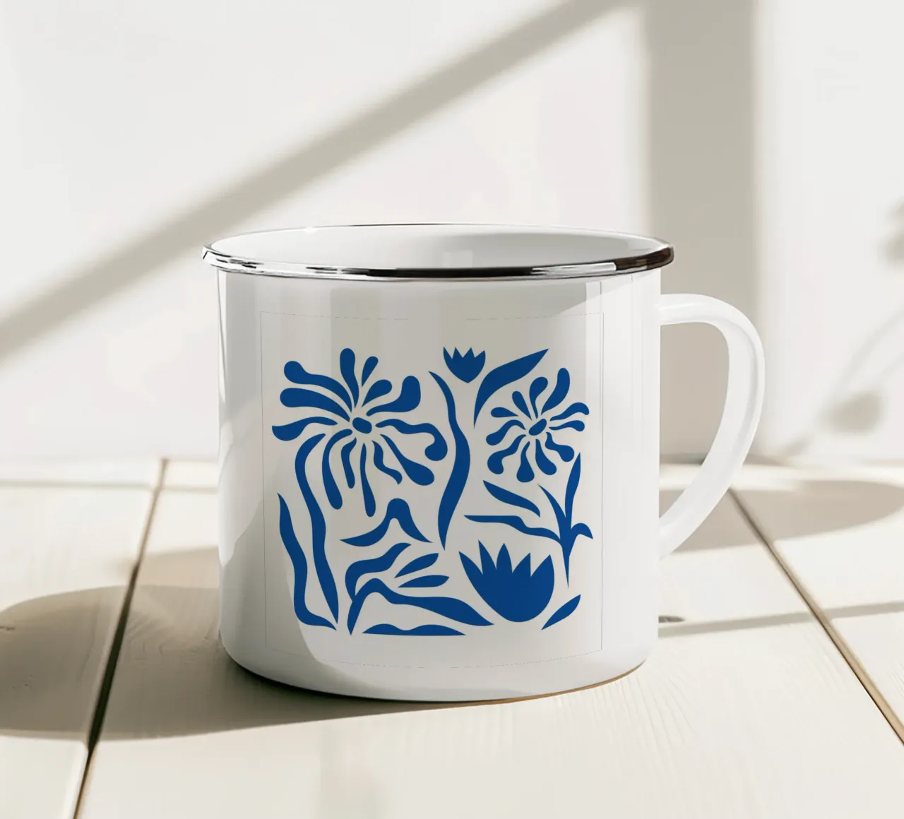 Stile floreale Matisse tazza in smalto da Kim Hubball Studio