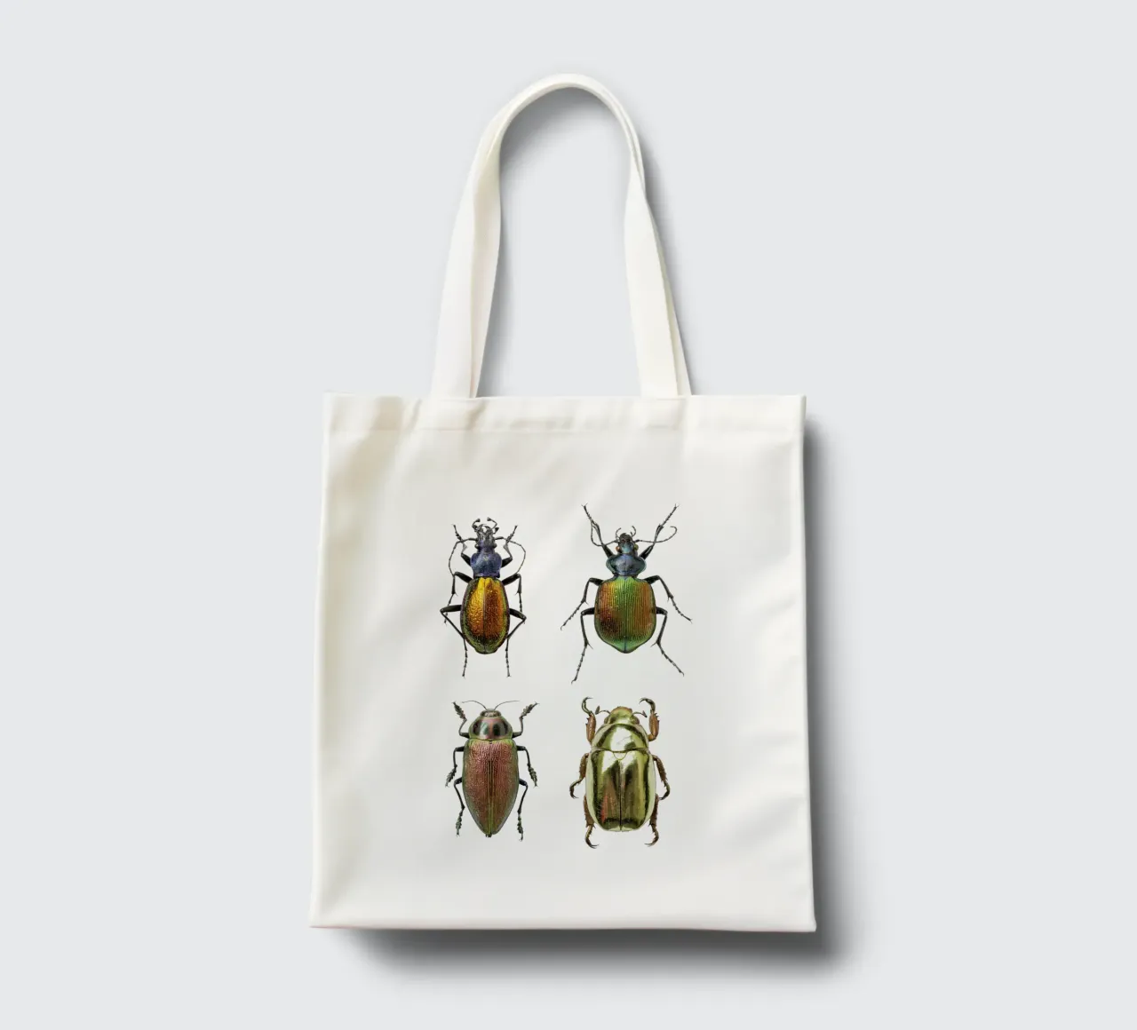 Schimmernde Juwelen: Vier schimmernde Käfer Jutebeutel von Curious Collections by Marielle Leenders