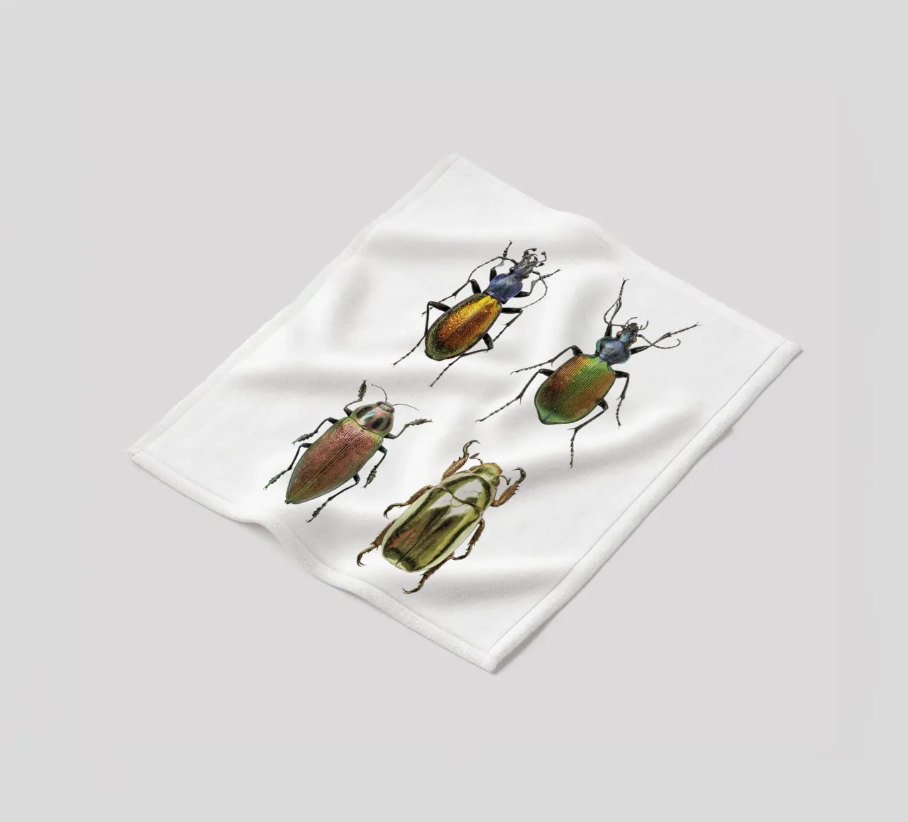 Schimmernde Juwelen: Vier schimmernde Käfer Fleecedecke von Curious Collections by Marielle Leenders