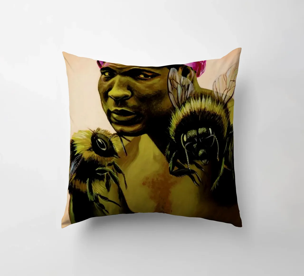 Sting Like a Bee cuscino da Jared Yamahata