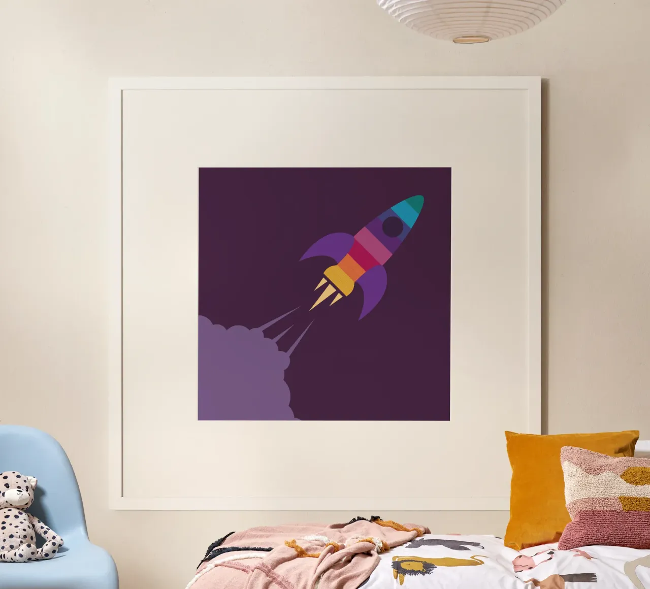Arte della cameretta con razzi spaziali arcobaleno poster con telaio in alluminio da Kim Hubball Studio