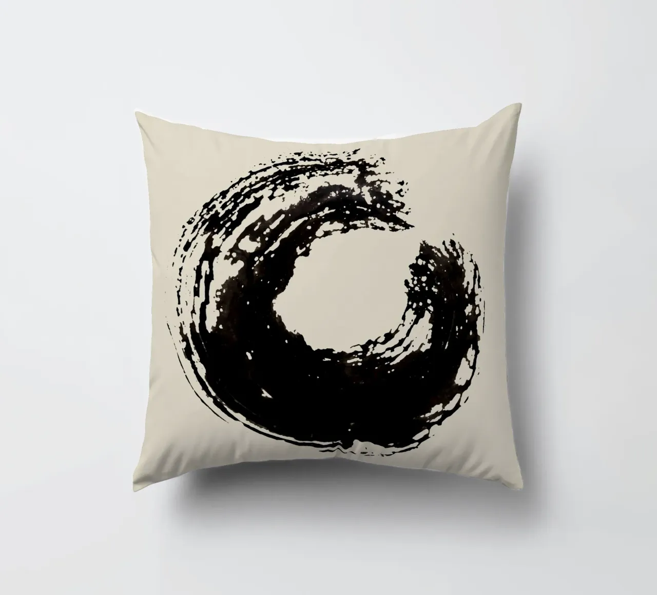 Strokes 15 | Black Ink Enso Circle cuscino da sabidussi