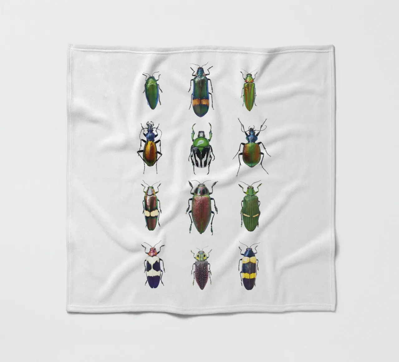 Diversità abbagliante: Coleotteri assortiti coperta in pile da Curious Collections by Marielle Leenders