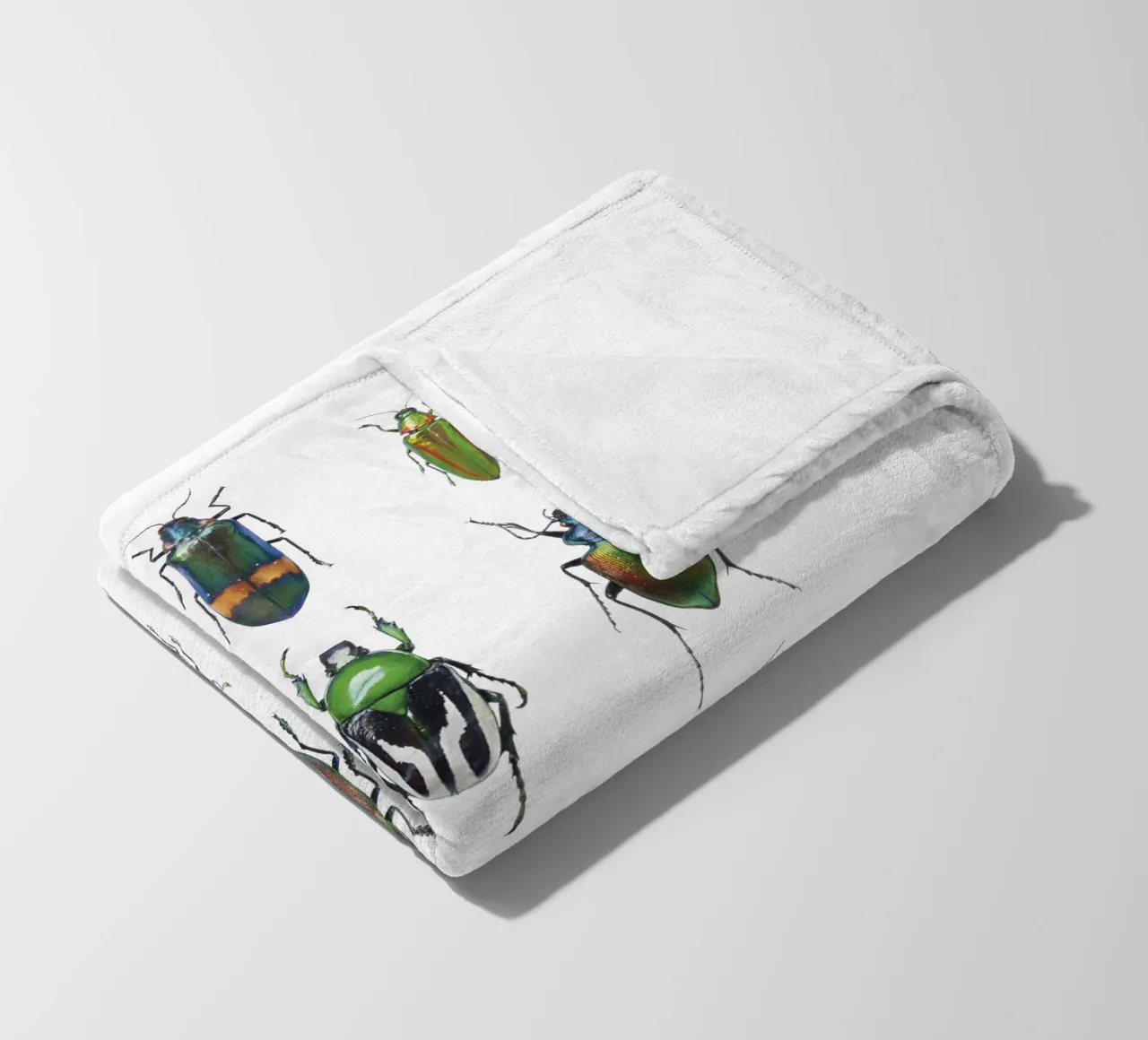 Diversità abbagliante: Coleotteri assortiti coperta in pile da Curious Collections by Marielle Leenders