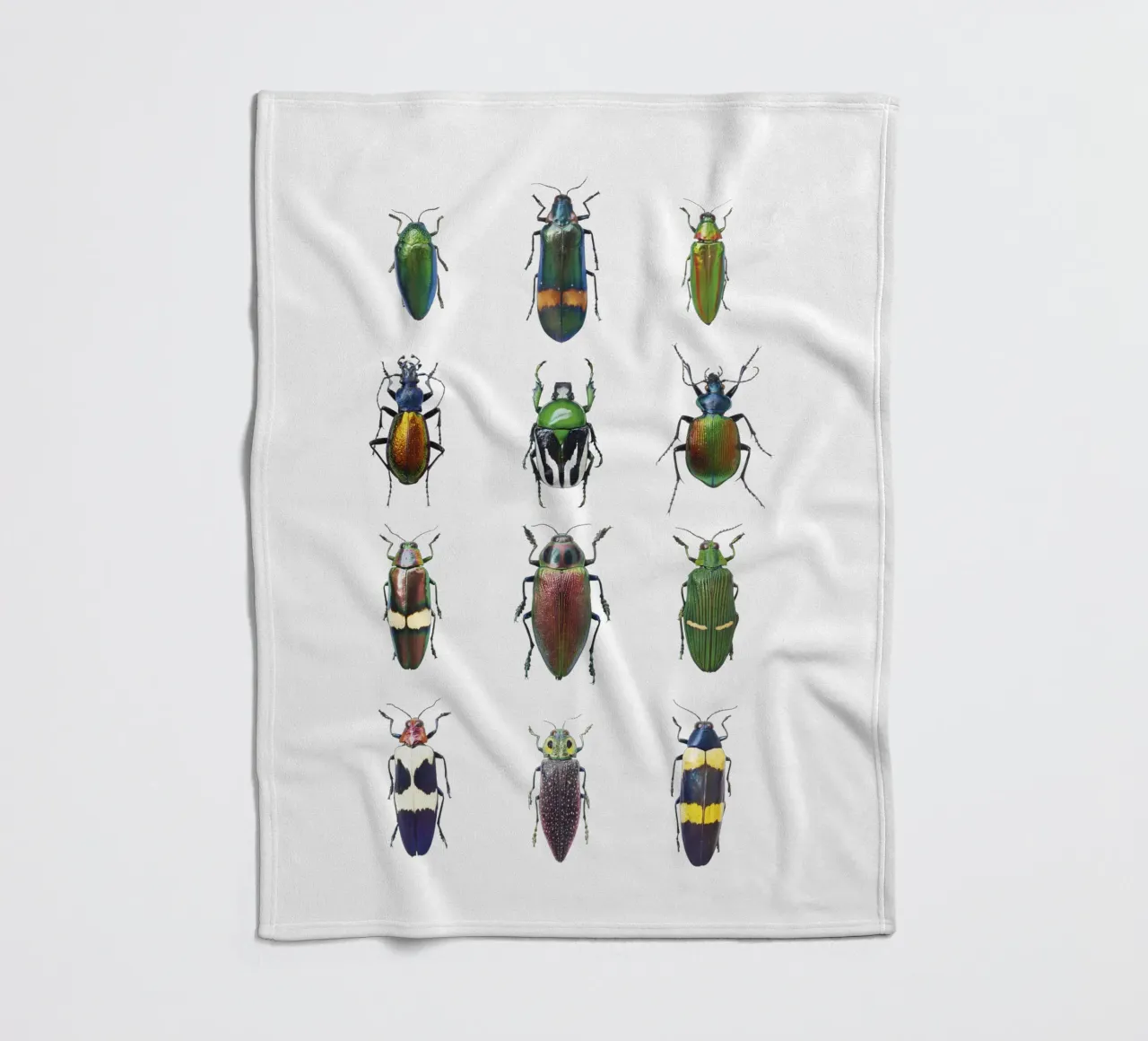 Diversità abbagliante: Coleotteri assortiti coperta in pile da Curious Collections by Marielle Leenders