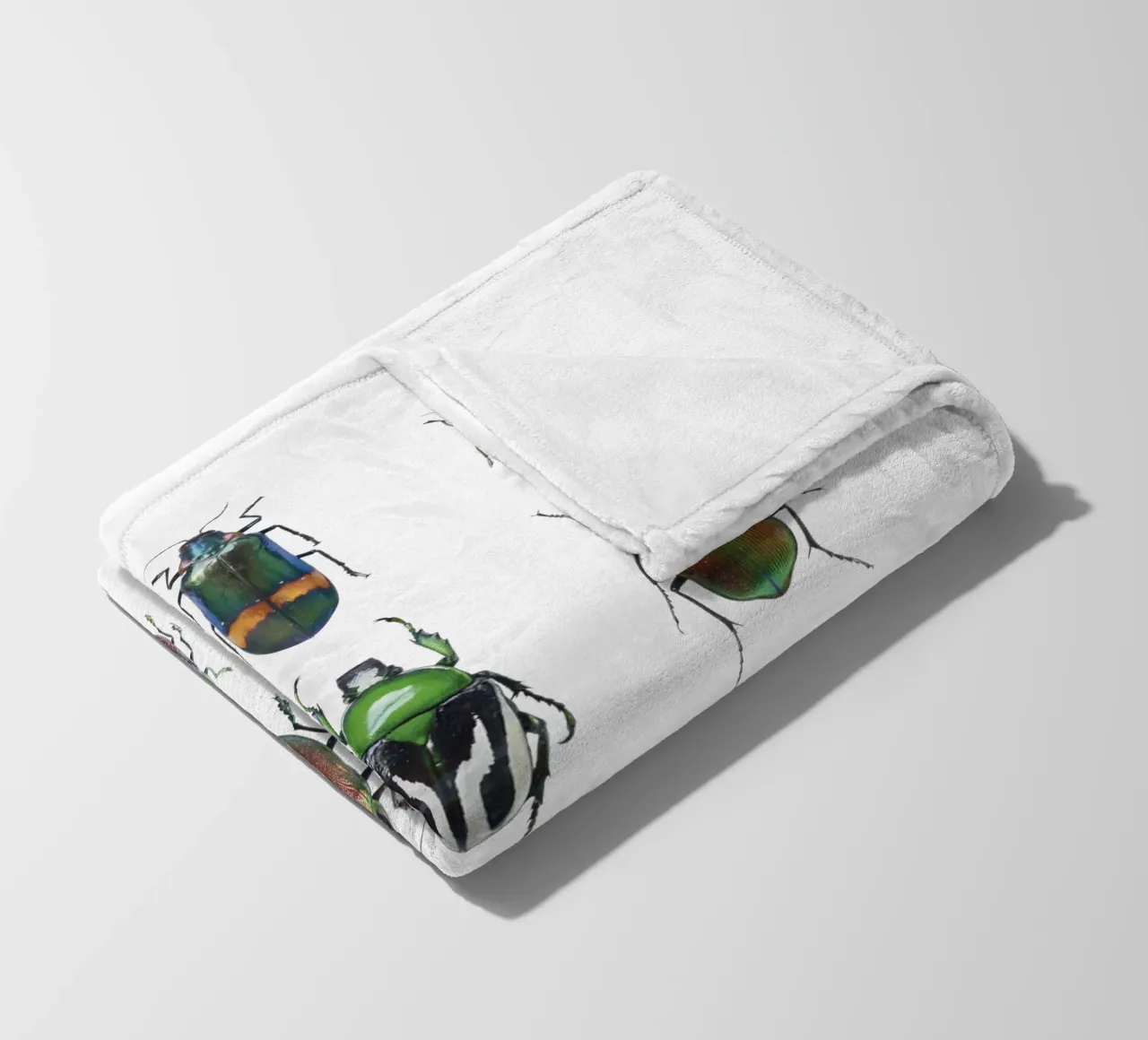 Diversità abbagliante: Coleotteri assortiti coperta in pile da Curious Collections by Marielle Leenders