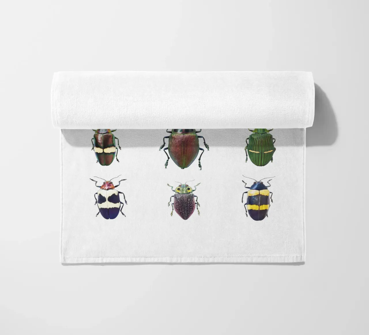 Diversità abbagliante: Coleotteri assortiti telo mare da Curious Collections by Marielle Leenders