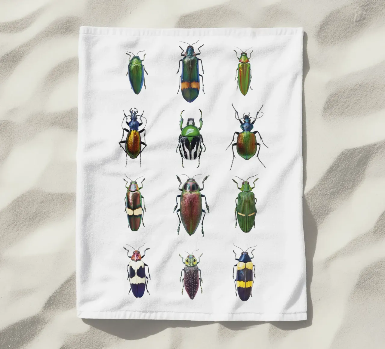 Diversità abbagliante: Coleotteri assortiti telo mare da Curious Collections by Marielle Leenders