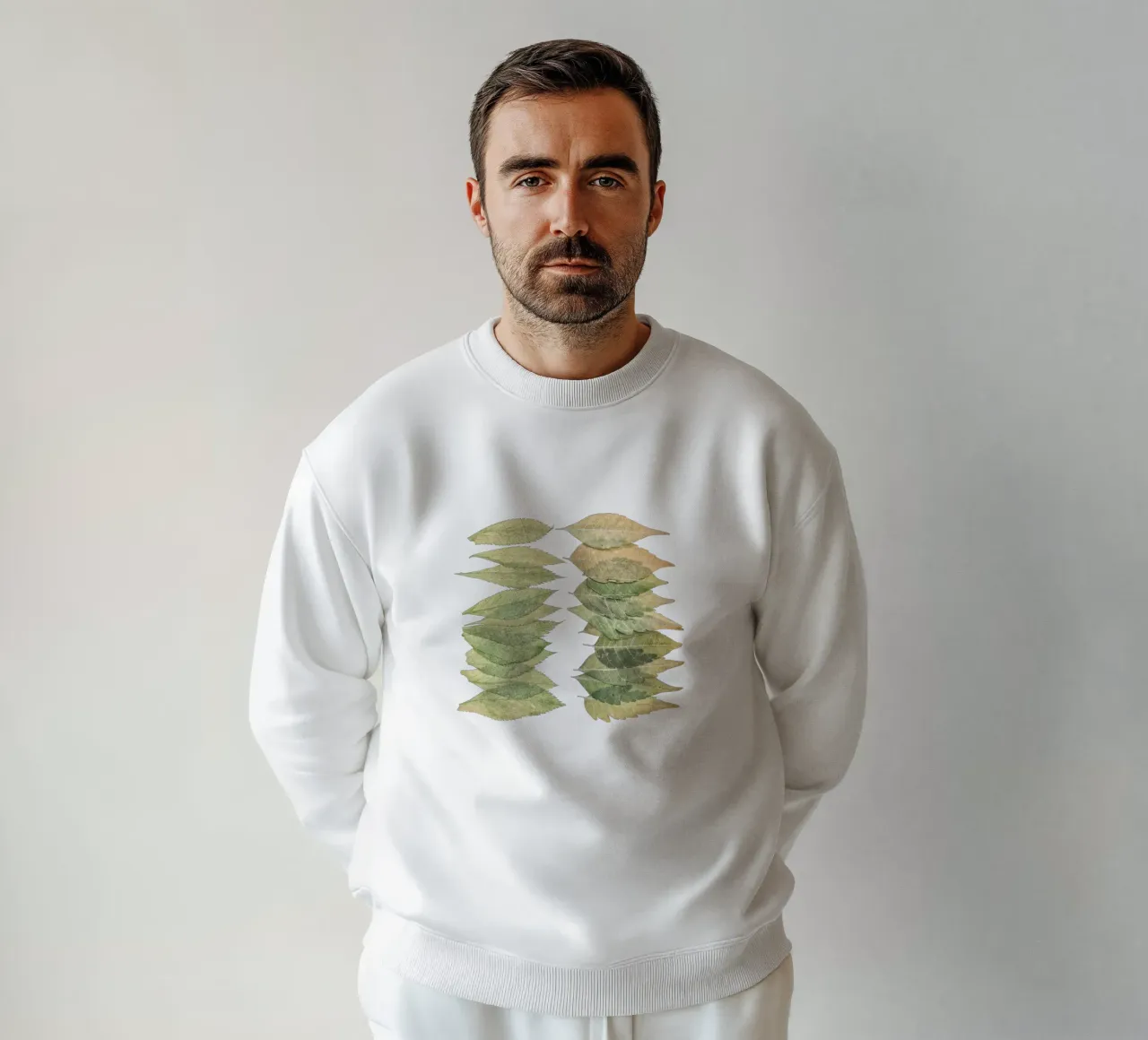 Armonia lussureggiante: Foglie verdi splendidamente disposte felpa da Curious Collections by Marielle Leenders