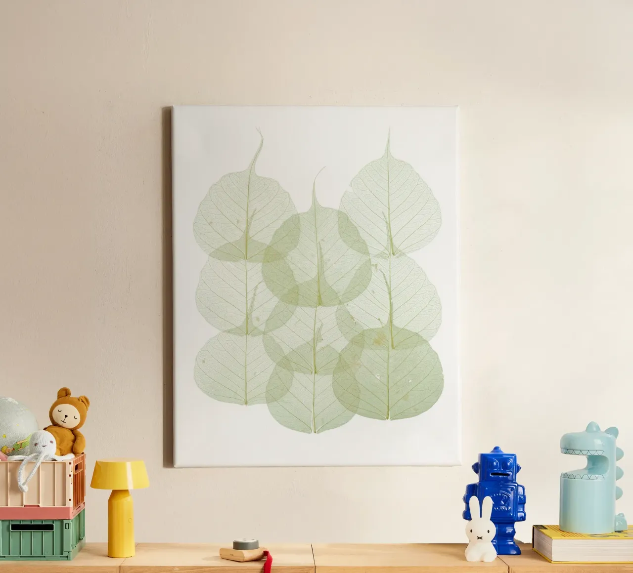 L'intricatezza della natura: Foglie verdi con venature tela con Cornice a cassetta da Curious Collections by Marielle Leenders