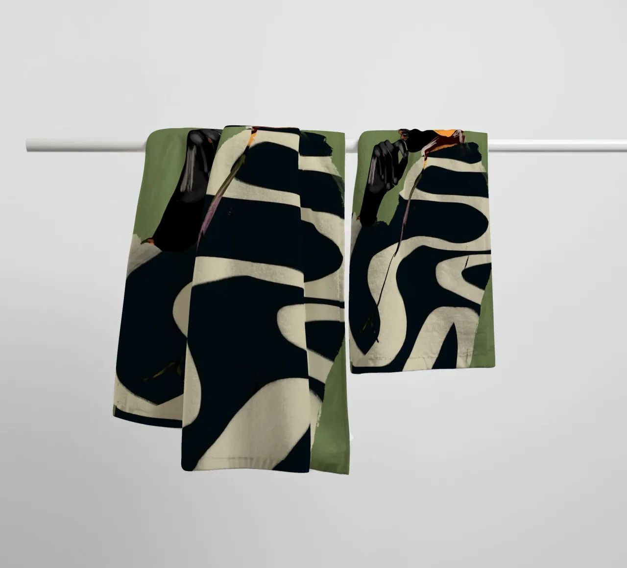 Ritratto di ragazza 8 asciugamano da bagno da ThingDesign