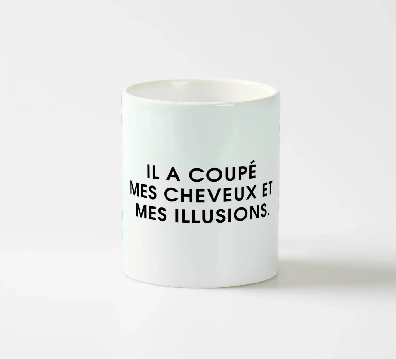Il a coupé mes cheveux et mes illusions - White tazza in ceramica da Intertitres