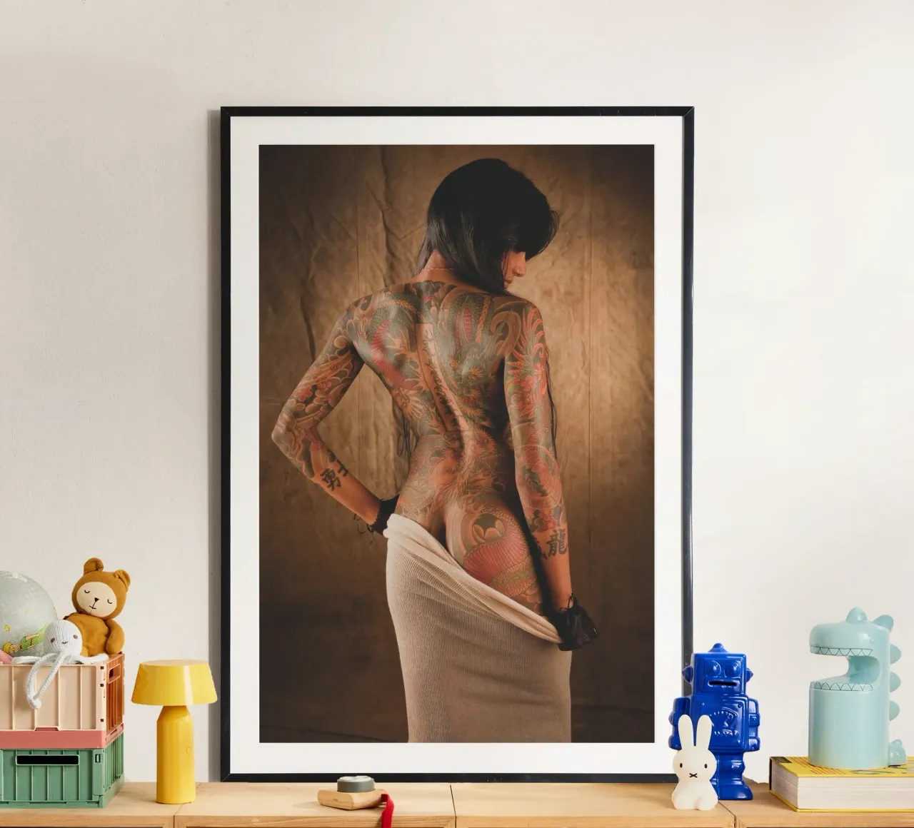 Modello tatuato poster da Dave Hare Photography