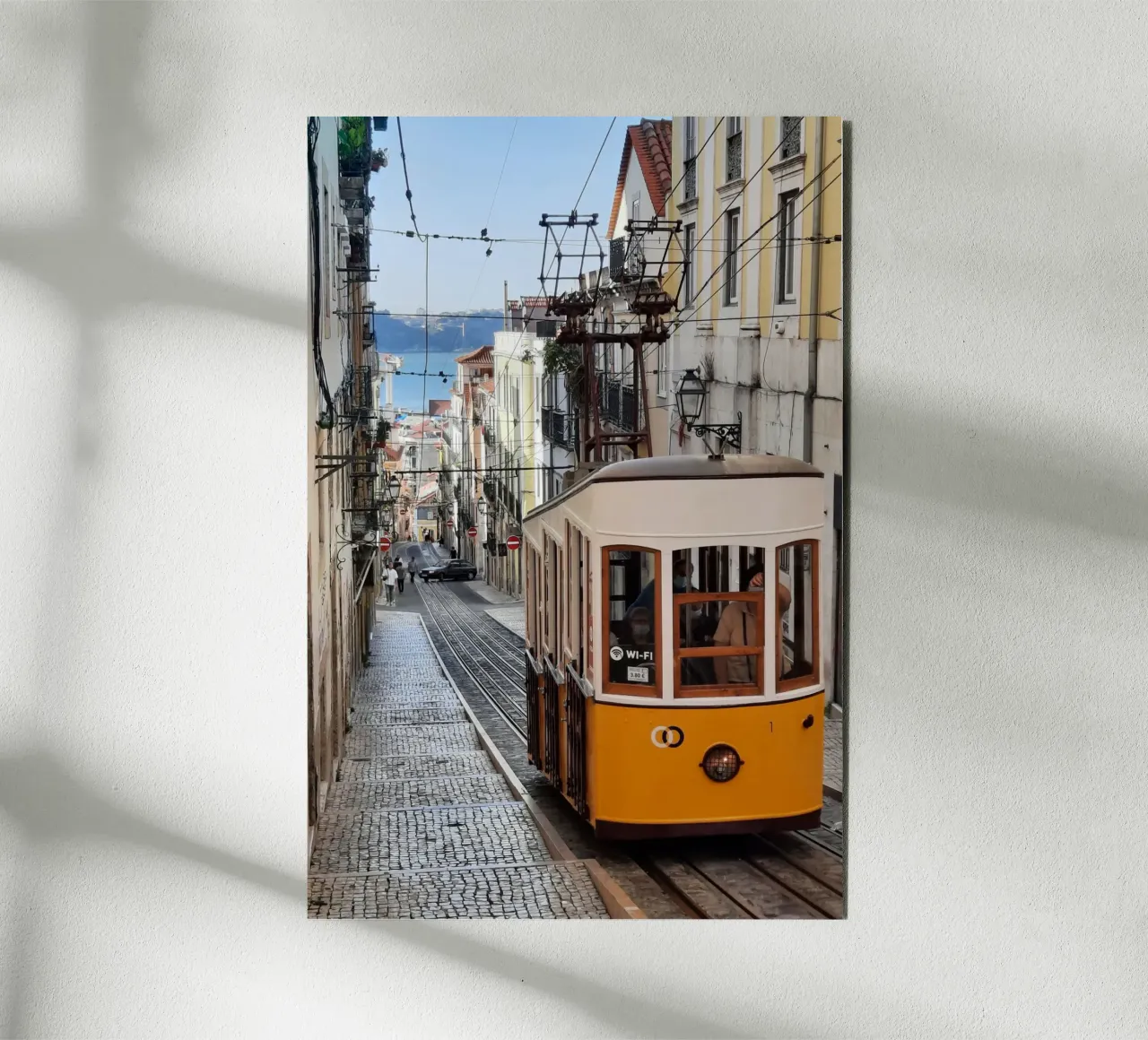 Lisbon Tram alluminio dibond da Les Meravelles