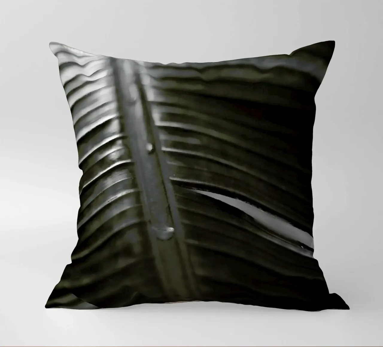 Botanical I - Banana Leaf cuscino da Anja Hebrank Photography