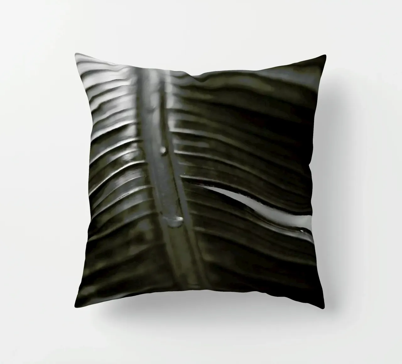 Botanical I - Banana Leaf cuscino da Anja Hebrank Photography