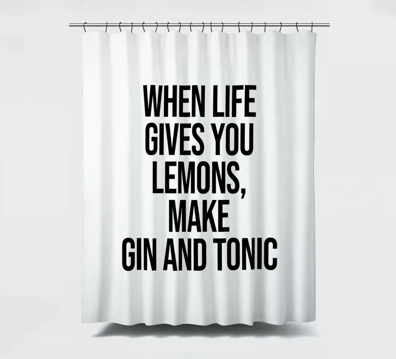 Wenn das Leben dir Zitronen gibt, mach Gin Tonic Zitat Duschvorhang von Paigaam Studio