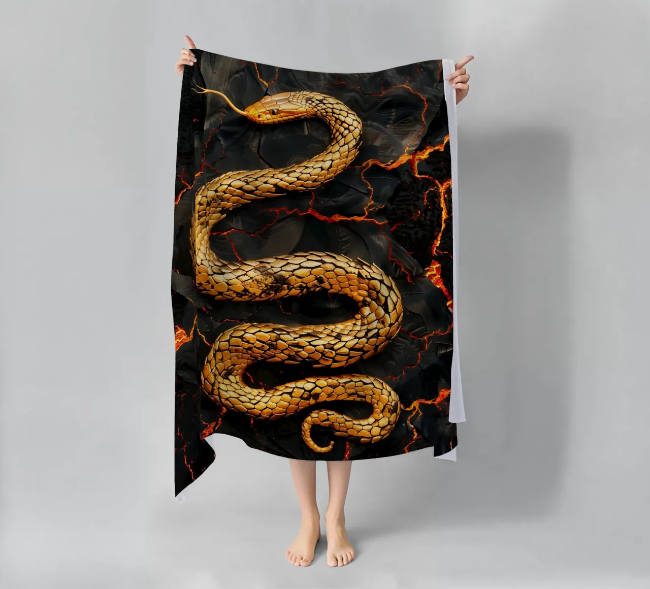 Serpente Vulcano d'Oro | Mitologia Digitale Fantasy telo mare da Autofocus