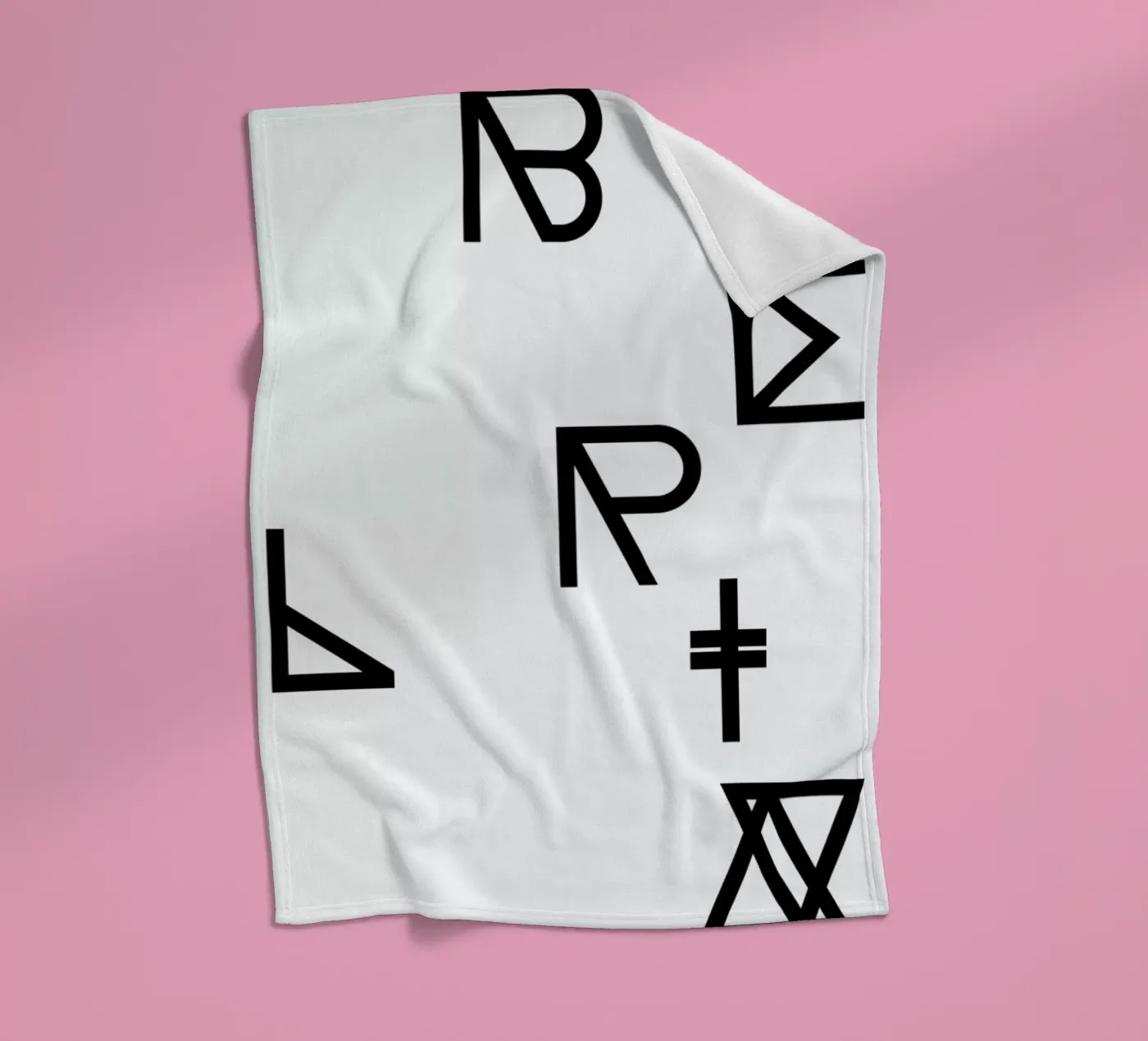 Berlin Fleecedecke von Studio Nahili