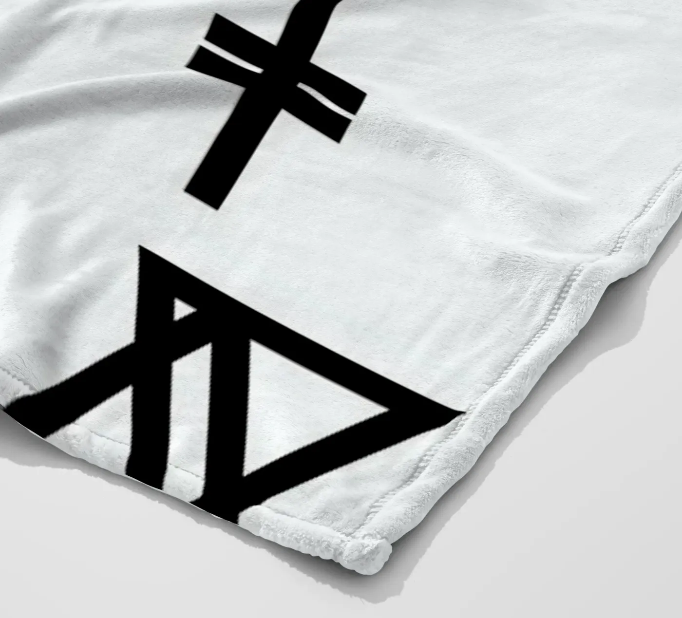 Berlin Fleecedecke von Studio Nahili